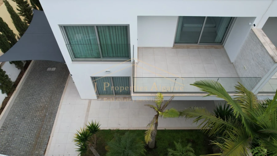 Moradia T5 para Venda em Montenegro Foto 29