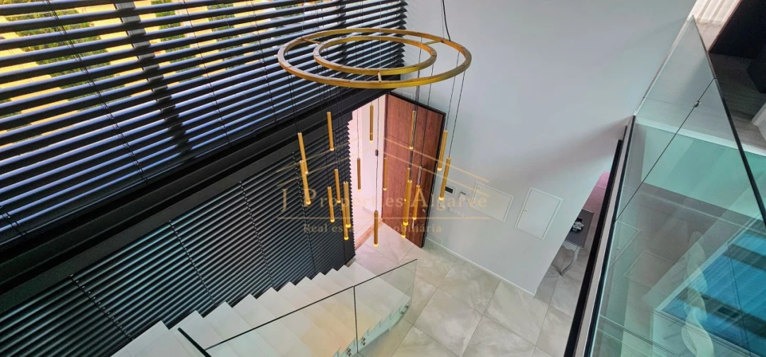 Moradia T5 para Venda em Montenegro Foto 37