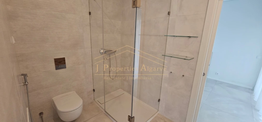 Moradia T5 para Venda em Montenegro Foto 42