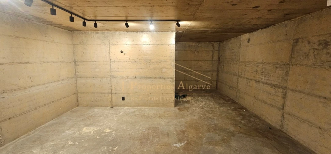 Moradia T5 para Venda em Montenegro Foto 45