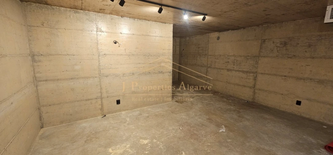 Moradia T5 para Venda em Montenegro Foto 46