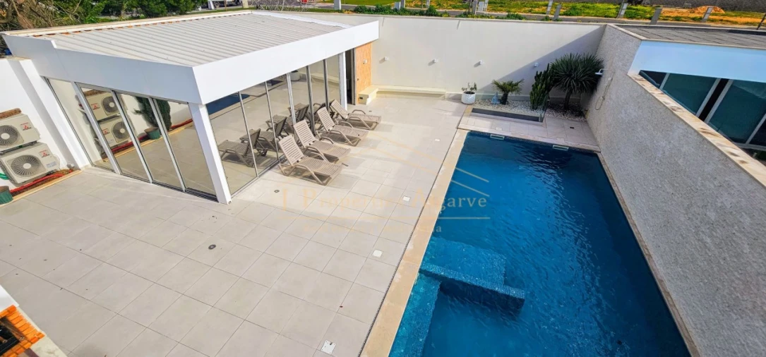 Moradia T5 para Venda em Montenegro Foto 48