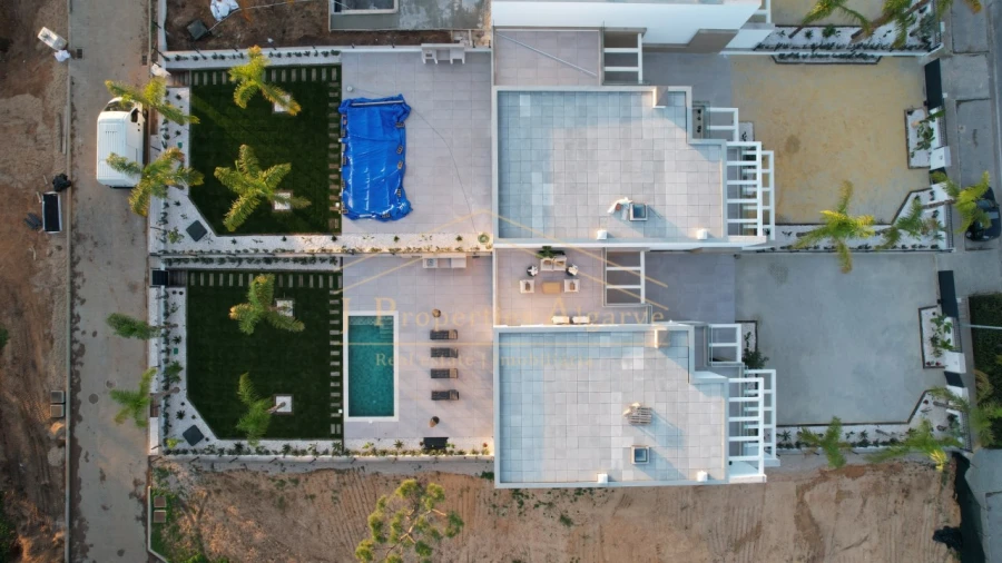 Moradia T5 para Venda em Montenegro Foto 49