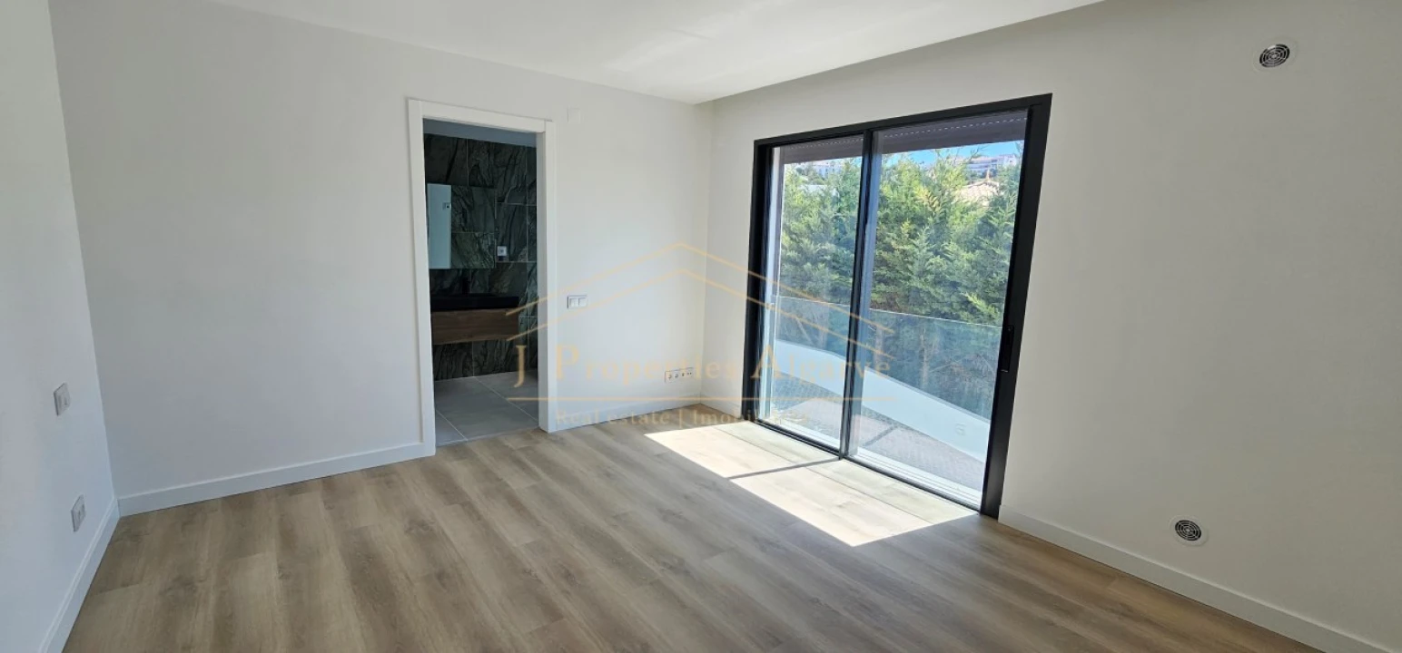 Moradia T5 para Venda em Albufeira e Olhos de Água Foto 23