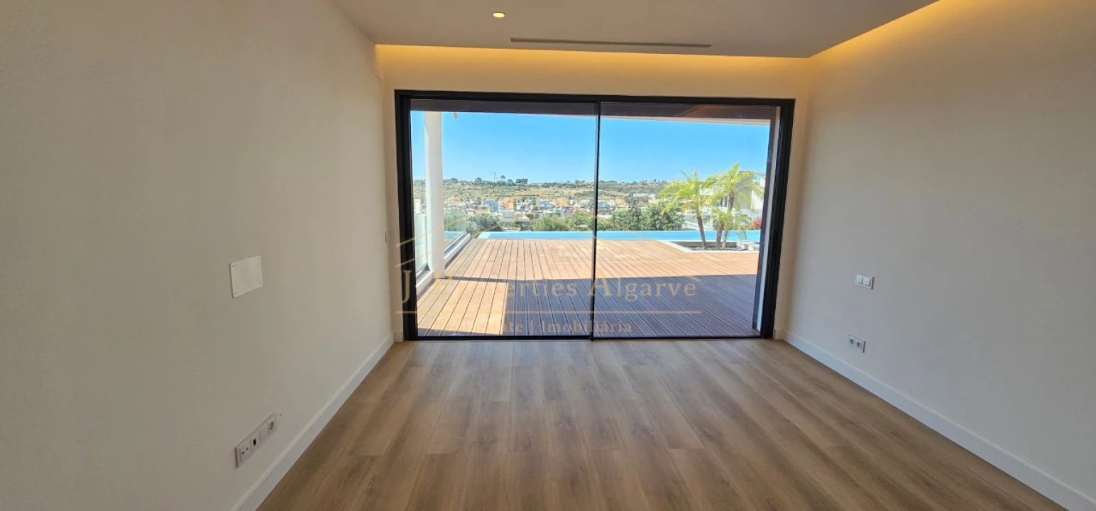 Moradia T5 para Venda em Albufeira e Olhos de Água Foto 30