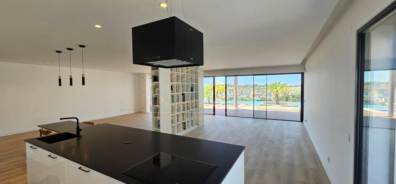 Moradia T5 para Venda em Albufeira e Olhos de Água Foto 11