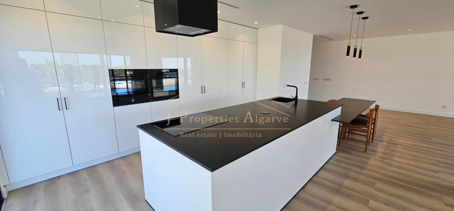 Moradia T5 para Venda em Albufeira e Olhos de Água Foto 15