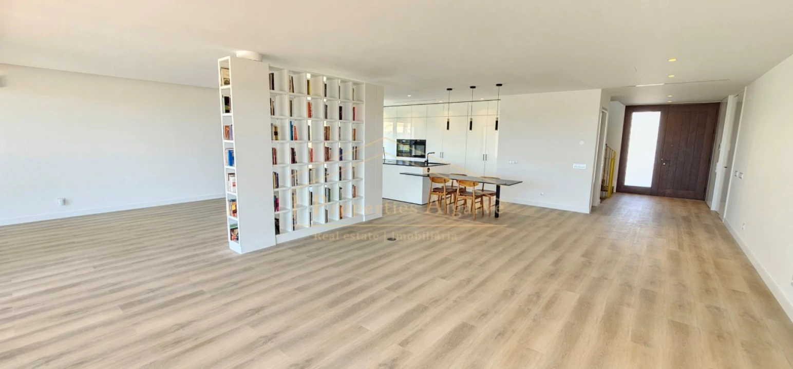 Moradia T5 para Venda em Albufeira e Olhos de Água Foto 18