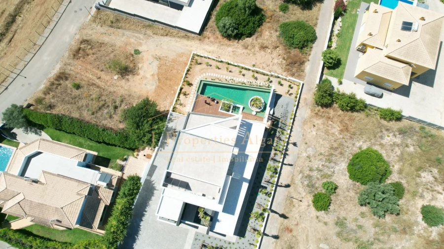 Moradia T5 para Venda em Albufeira e Olhos de Água Foto 2