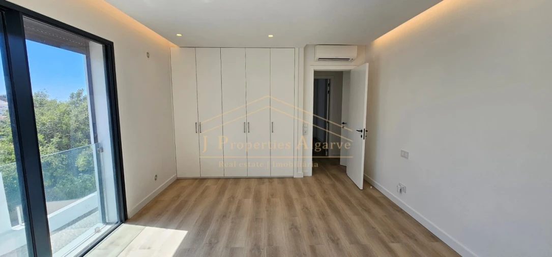 Moradia T5 para Venda em Albufeira e Olhos de Água Foto 25