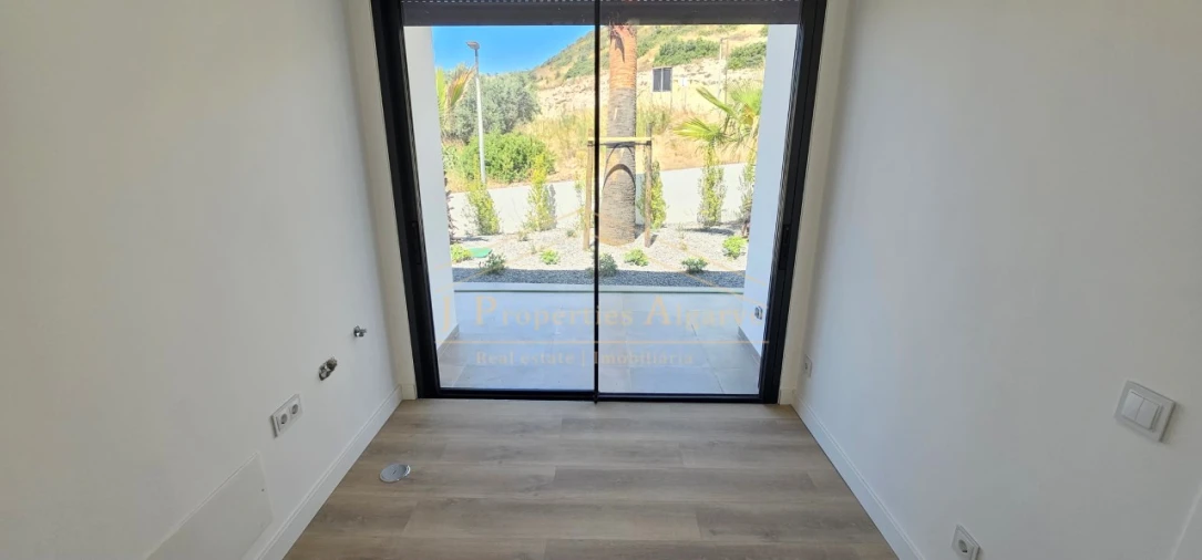 Moradia T5 para Venda em Albufeira e Olhos de Água Foto 36
