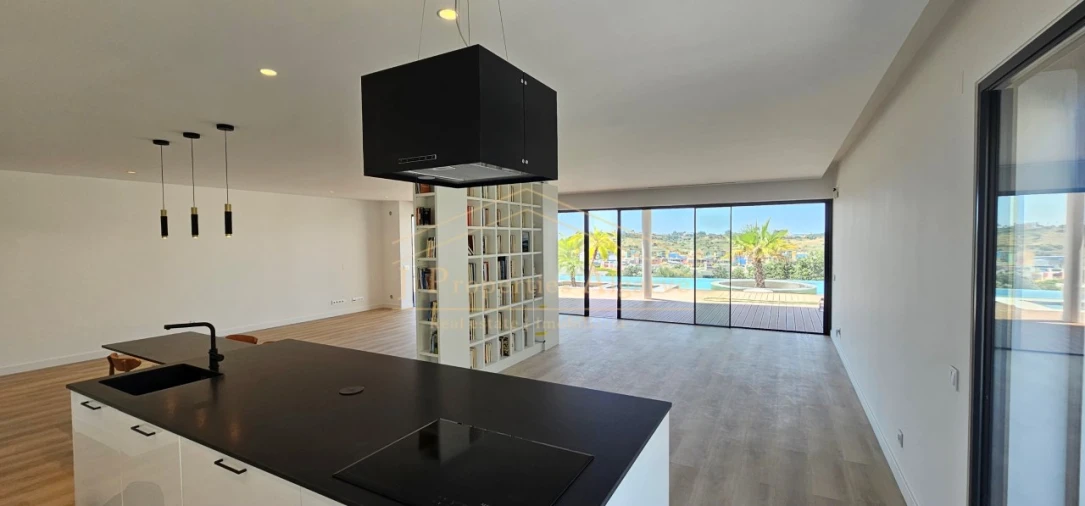 Moradia T5 para Venda em Albufeira e Olhos de Água Foto 11