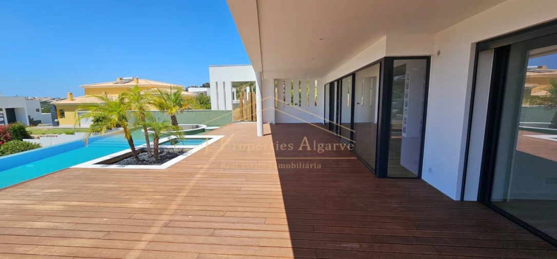 Moradia T5 para Venda em Albufeira e Olhos de Água Foto 10