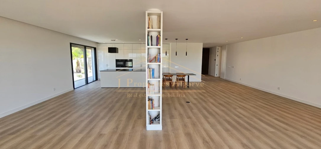 Moradia T5 para Venda em Albufeira e Olhos de Água Foto 17