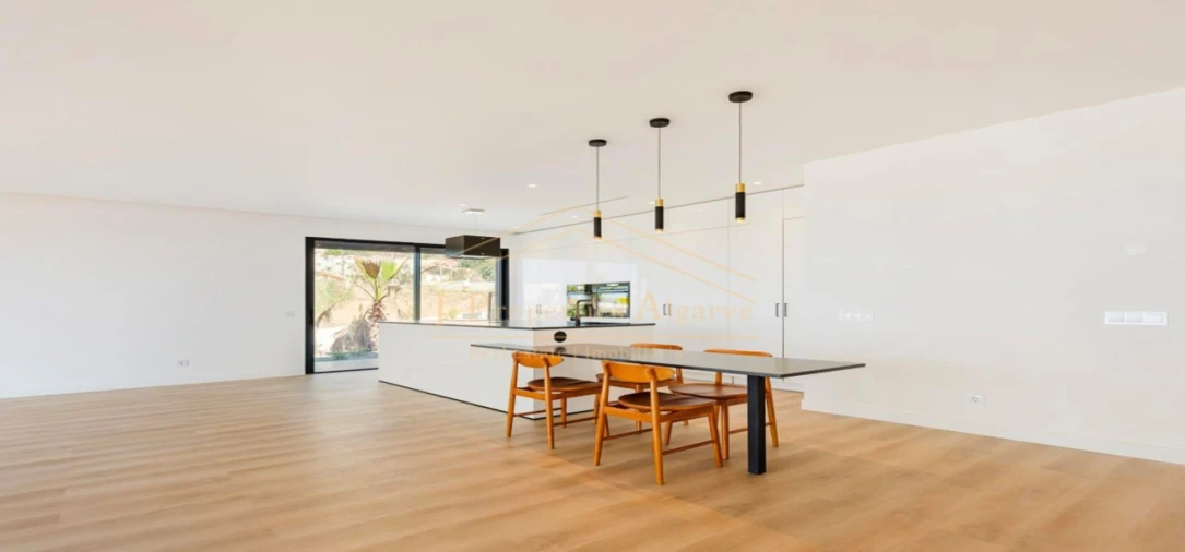 Moradia T5 para Venda em Albufeira e Olhos de Água Foto 13