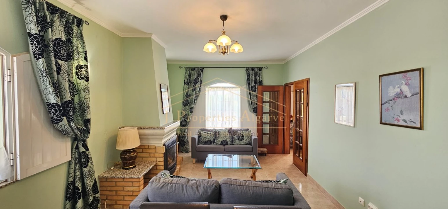 Moradia T4 para Venda em Loule (São Sebastião) Foto 4