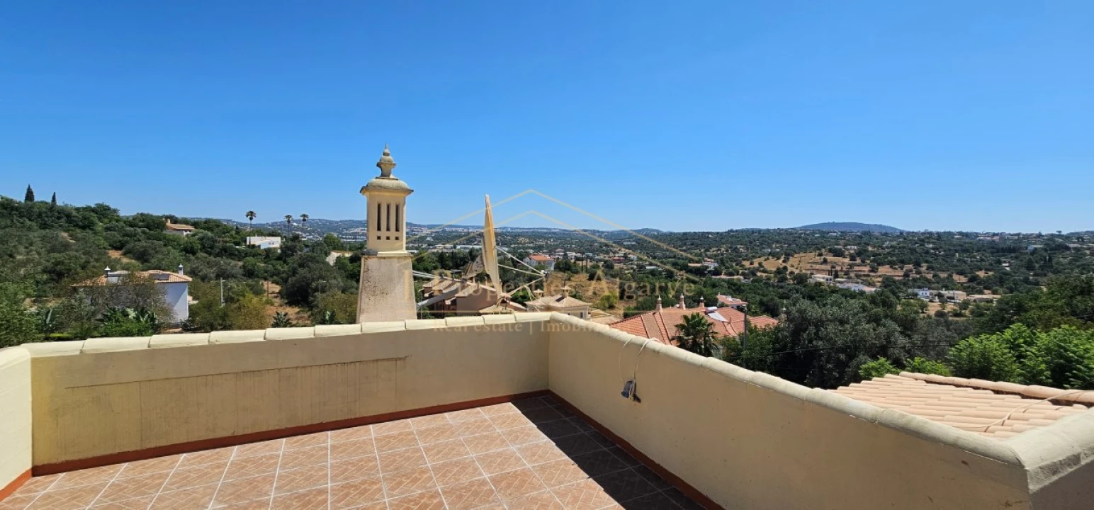 Moradia T4 para Venda em Loule (São Sebastião) Foto 36