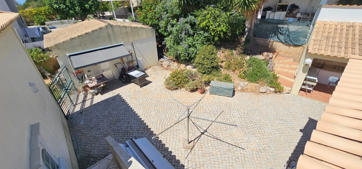 Moradia T4 para Venda em Loule (São Sebastião) Foto 34