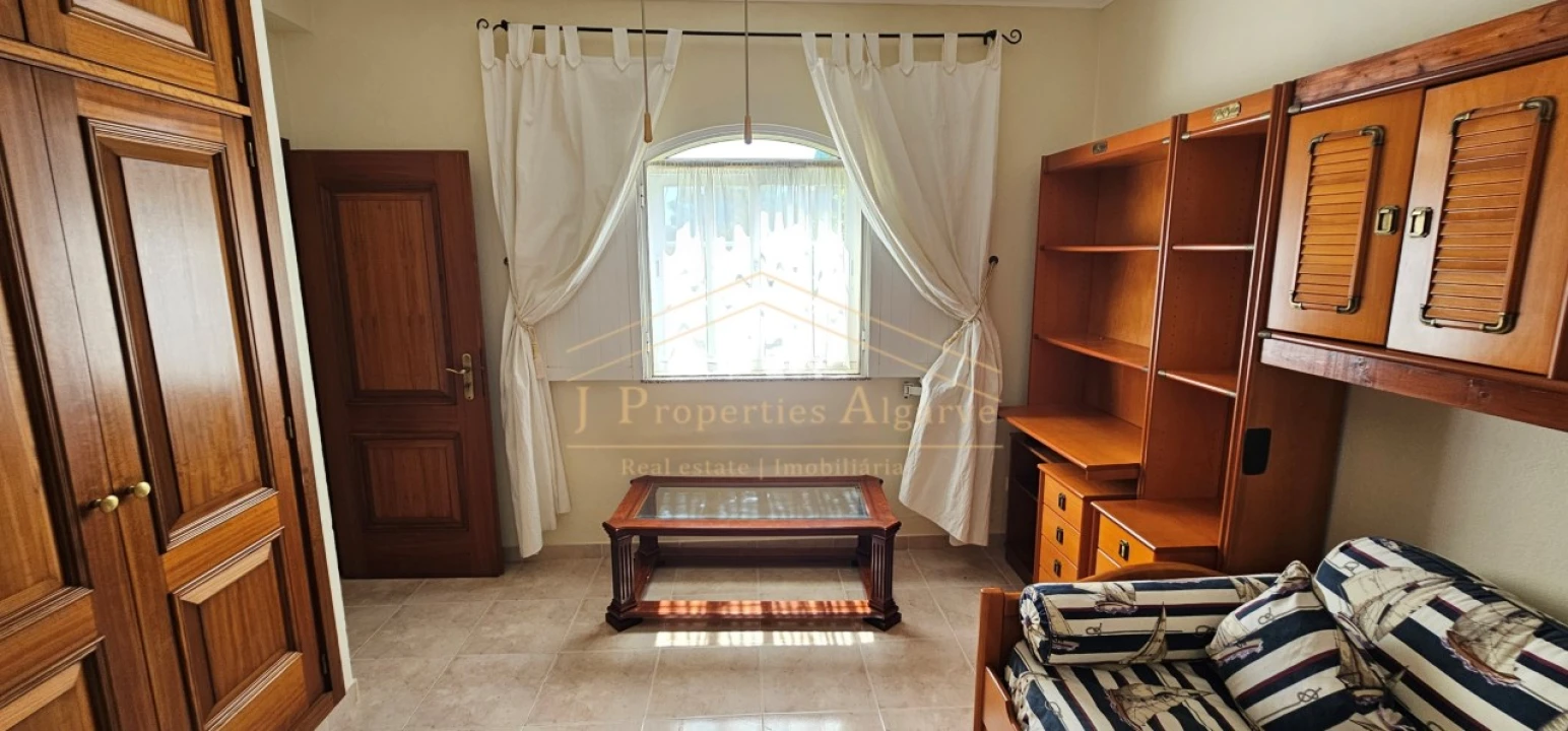 Moradia T4 para Venda em Loule (São Sebastião) Foto 12