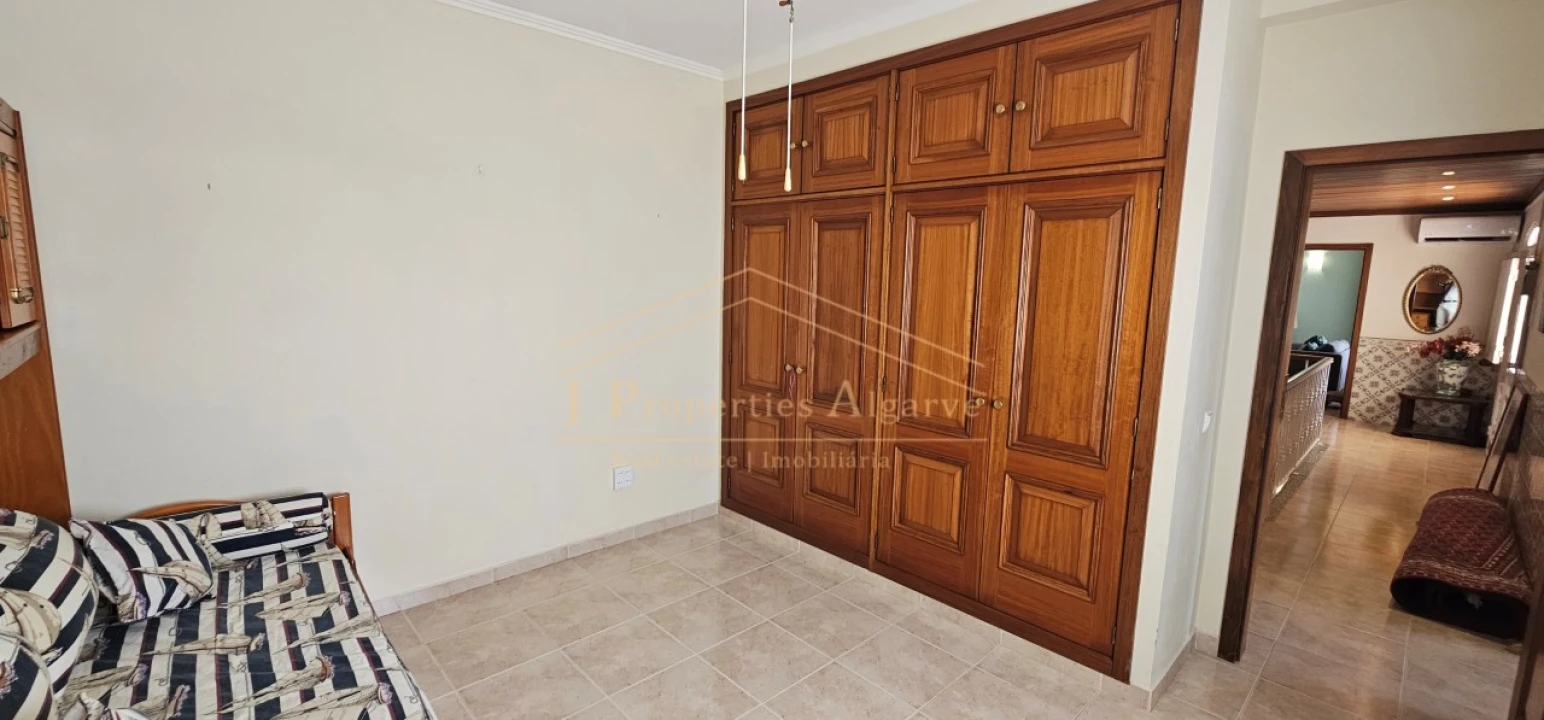 Moradia T4 para Venda em Loule (São Sebastião) Foto 14