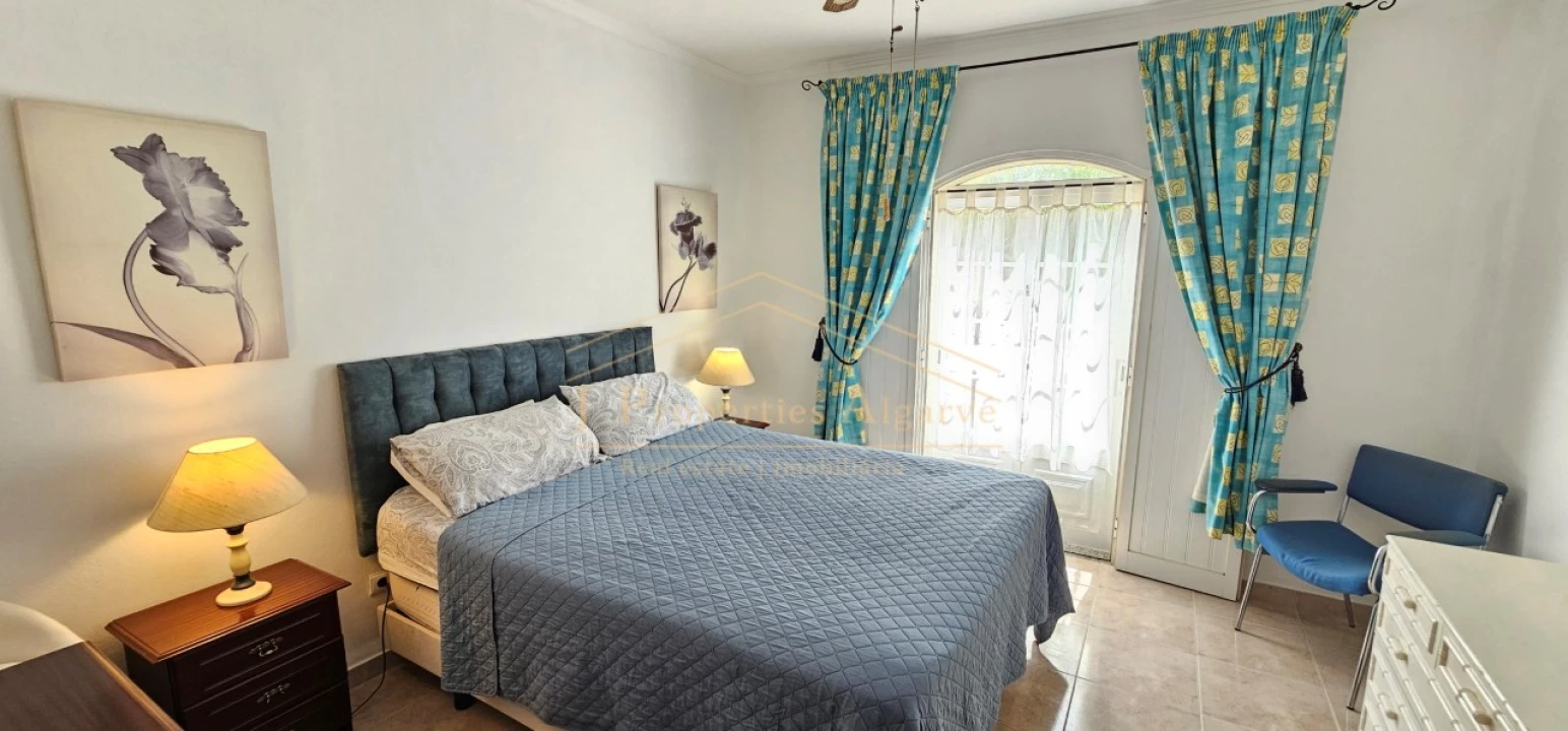 Moradia T4 para Venda em Loule (São Sebastião) Foto 16