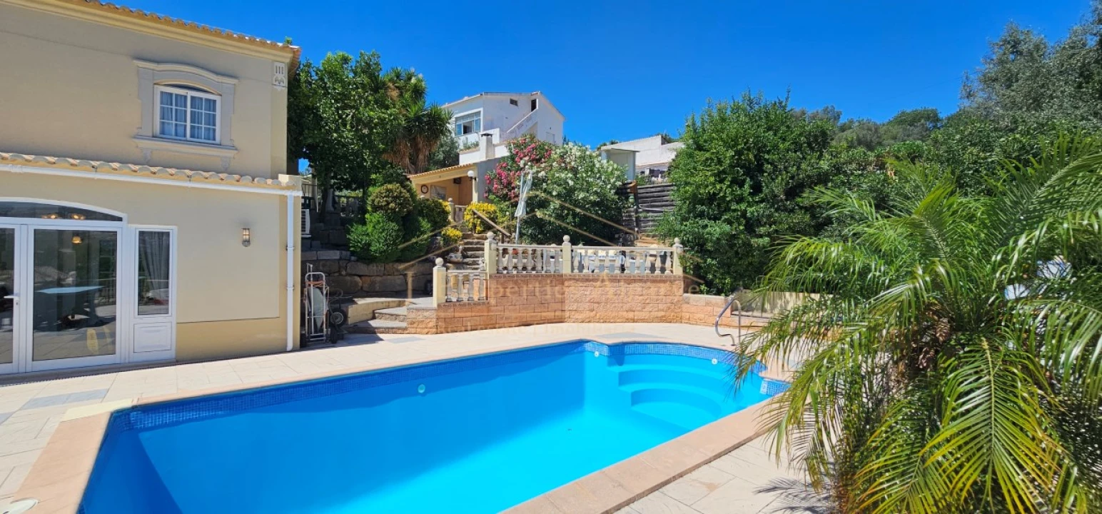 Moradia T4 para Venda em Loule (São Sebastião) Foto 29