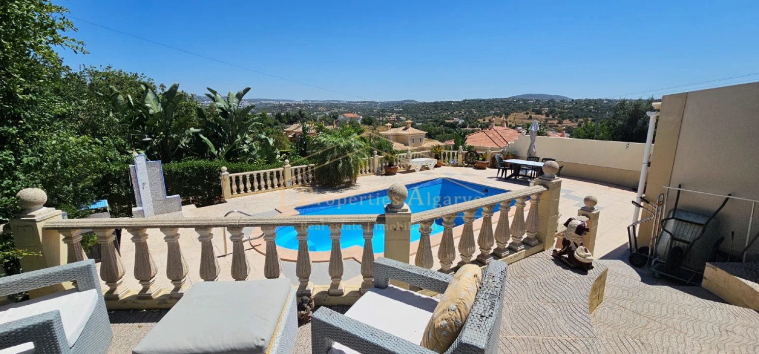 Moradia T4 para Venda em Loule (São Sebastião) Foto 30