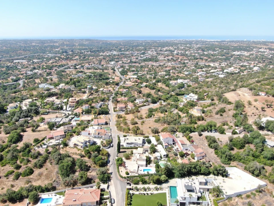 Moradia T4 para Venda em Loule (São Sebastião) Foto 43