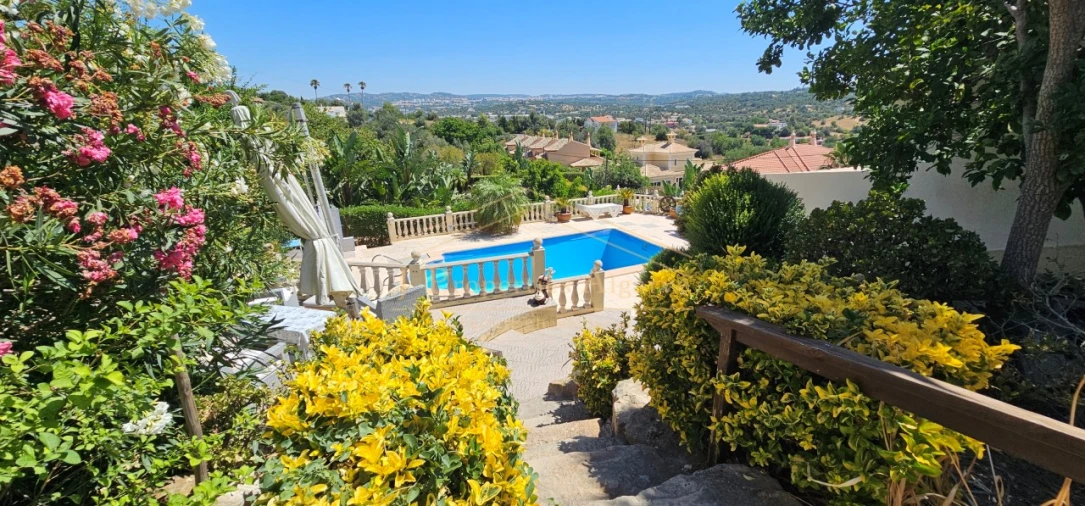 Moradia T4 para Venda em Loule (São Sebastião) Foto 19