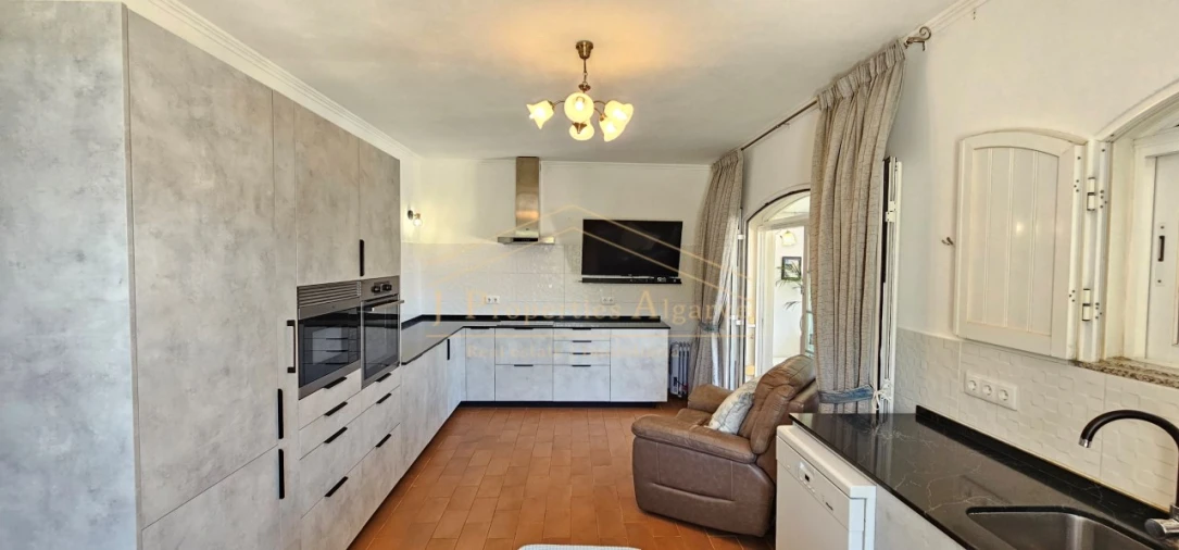 Moradia T4 para Venda em Loule (São Sebastião) Foto 24