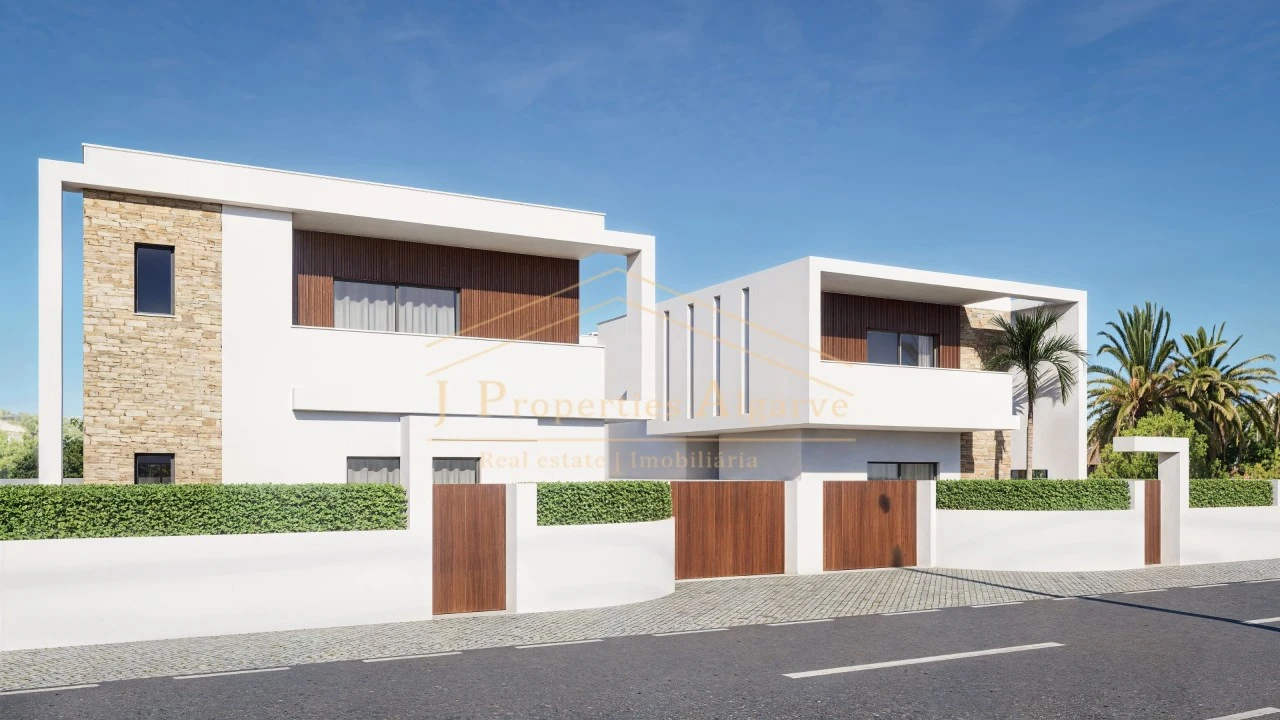 Moradia T4 para Venda em Santa Barbara de Nexe Foto 1