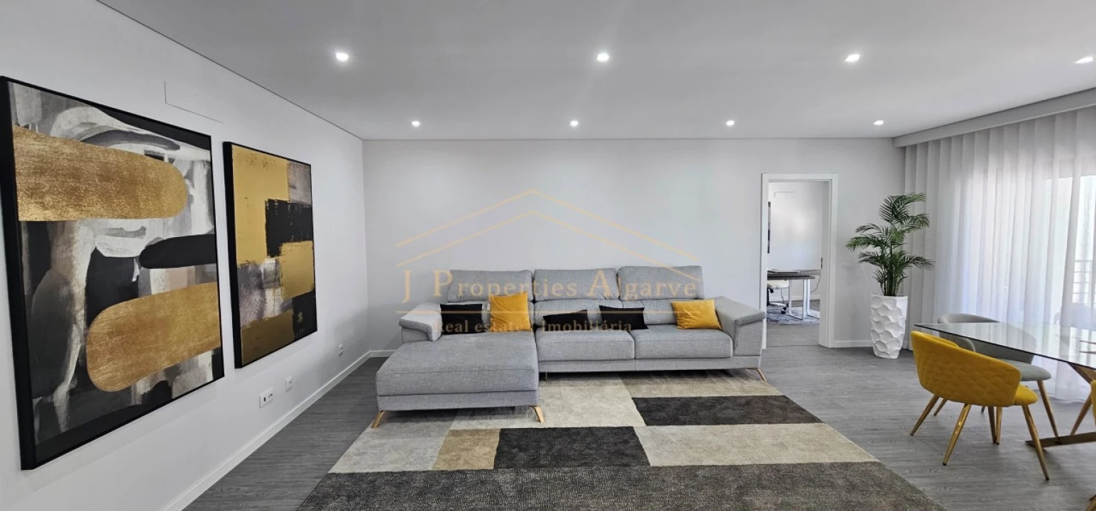 Apartamento T3 para Venda em Olhão Foto 1