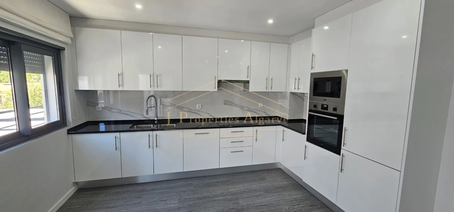 Apartamento T3 para Venda em Olhão Foto 13