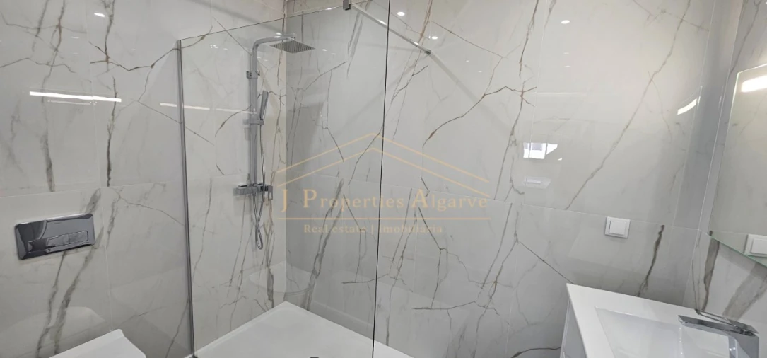 Apartamento T3 para Venda em Olhão Foto 9