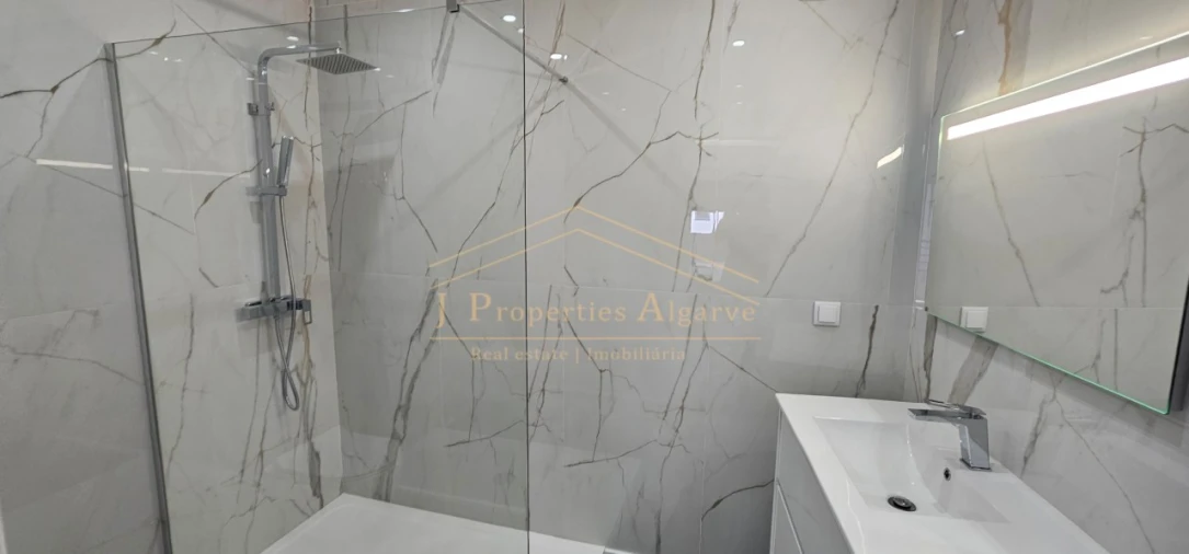 Apartamento T3 para Venda em Olhão Foto 10