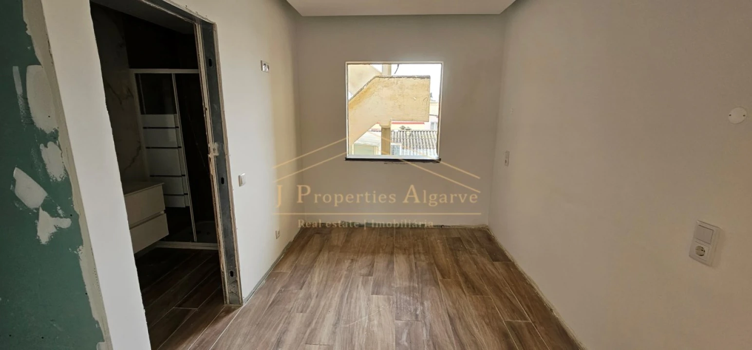 Prédio para Venda em Faro (Sé e São Pedro) Foto 8