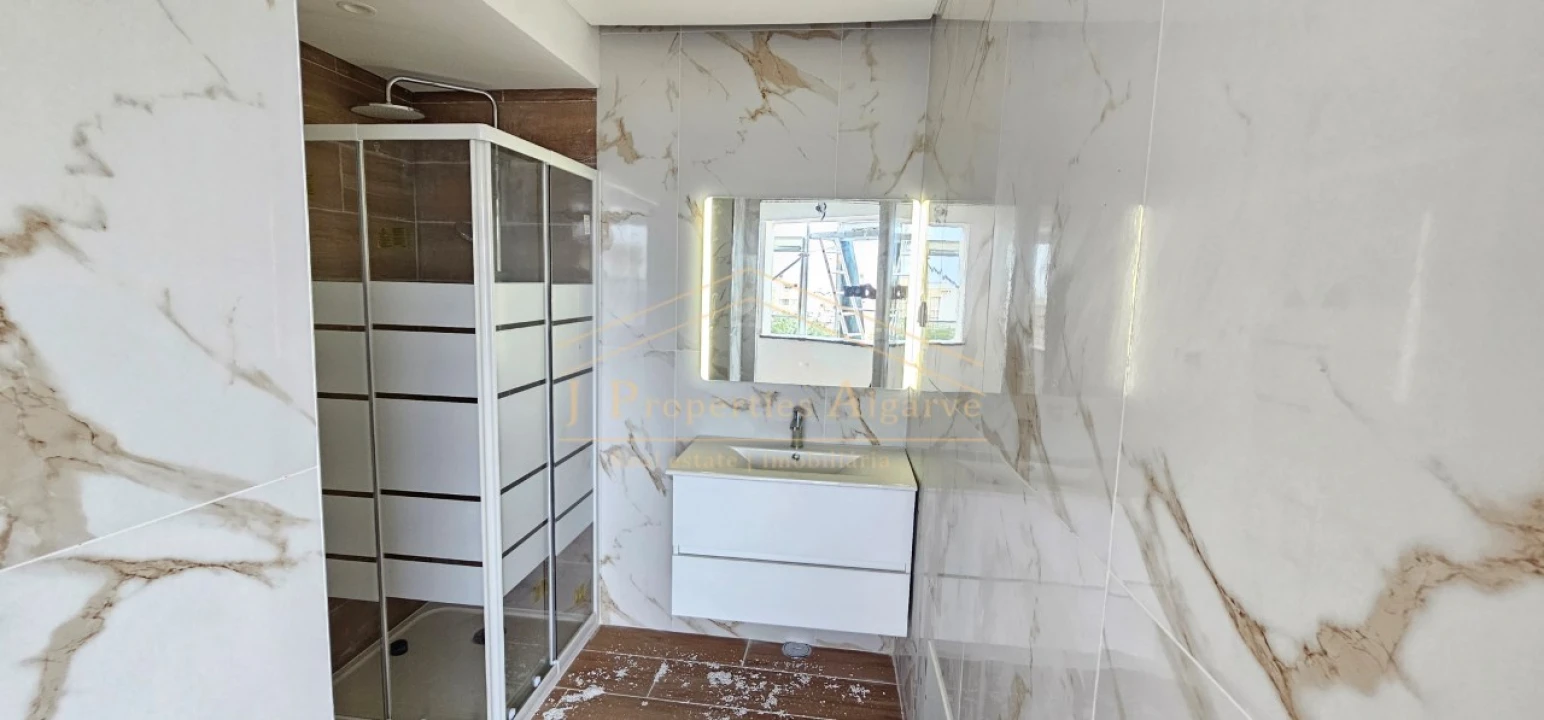 Prédio para Venda em Faro (Sé e São Pedro) Foto 31