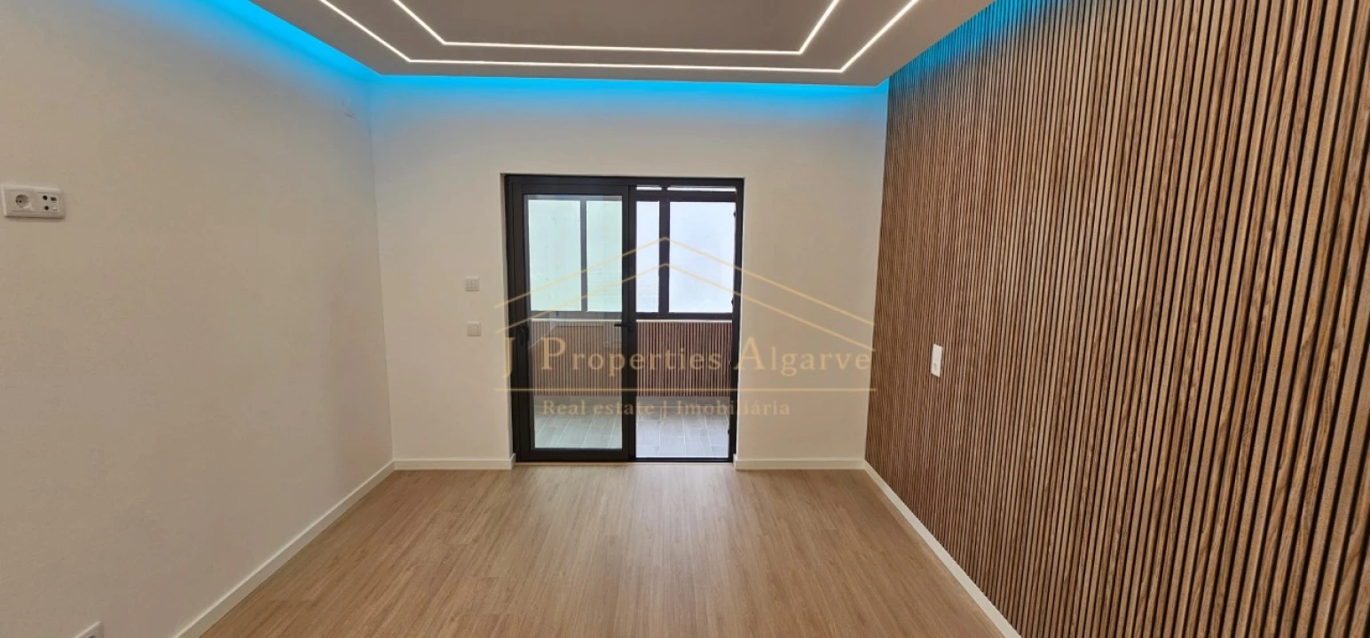 Apartamento T3 para Venda em Quarteira Foto 9