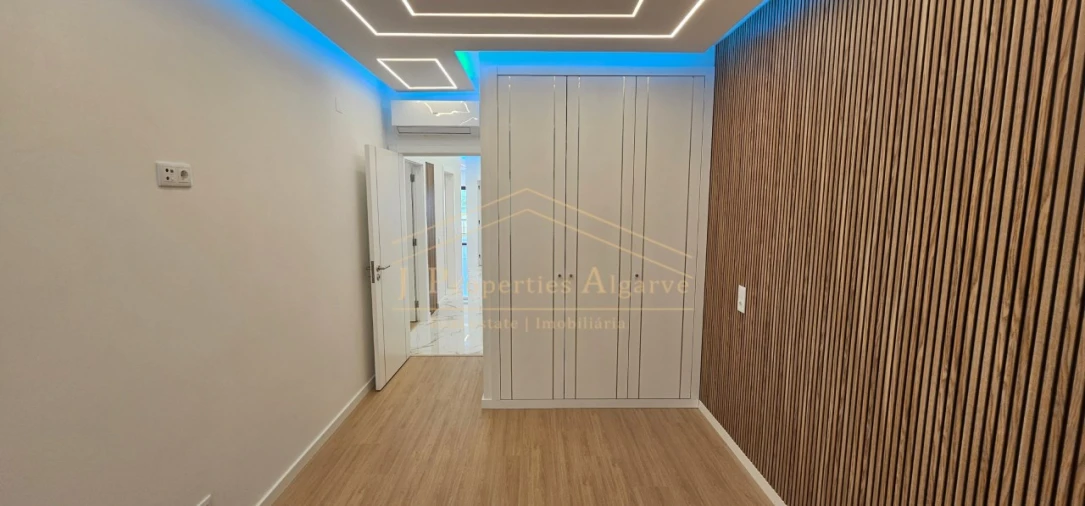 Apartamento T3 para Venda em Quarteira Foto 11