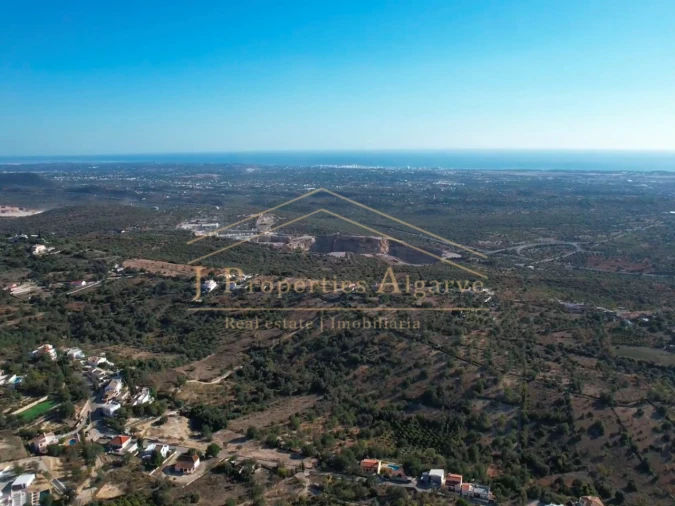 Moradia T2 para Venda em Loule (São Sebastião) Foto 2