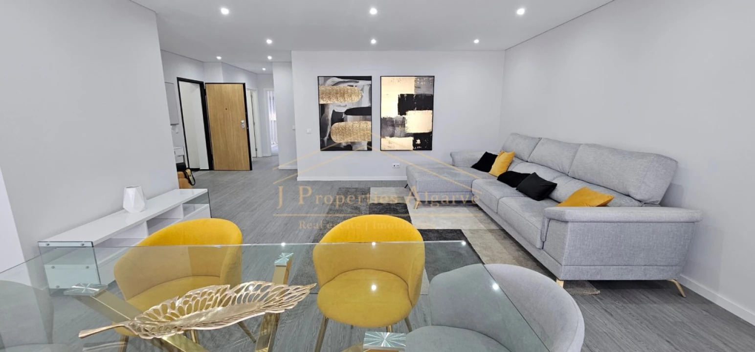 Apartamento T2 para Venda em Quelfes Foto 2