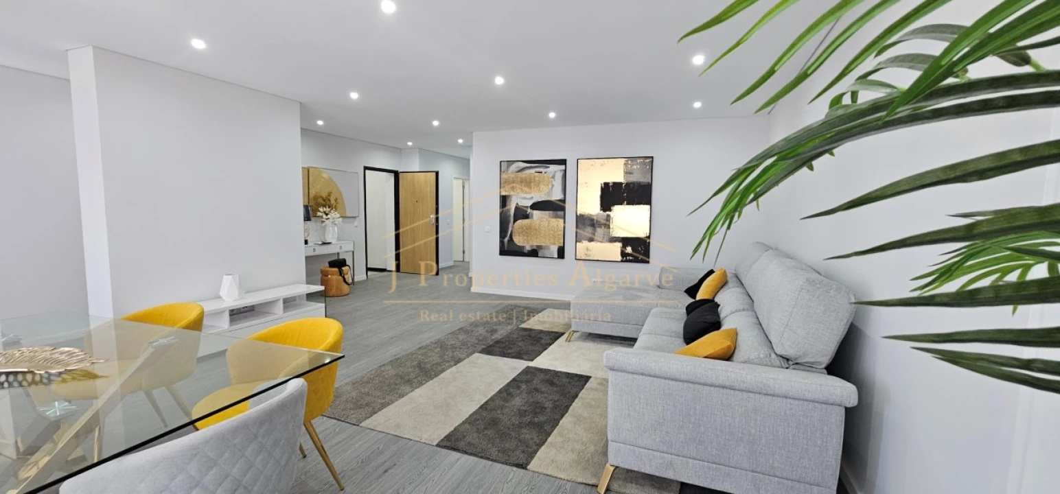 Apartamento T2 para Venda em Quelfes Foto 3