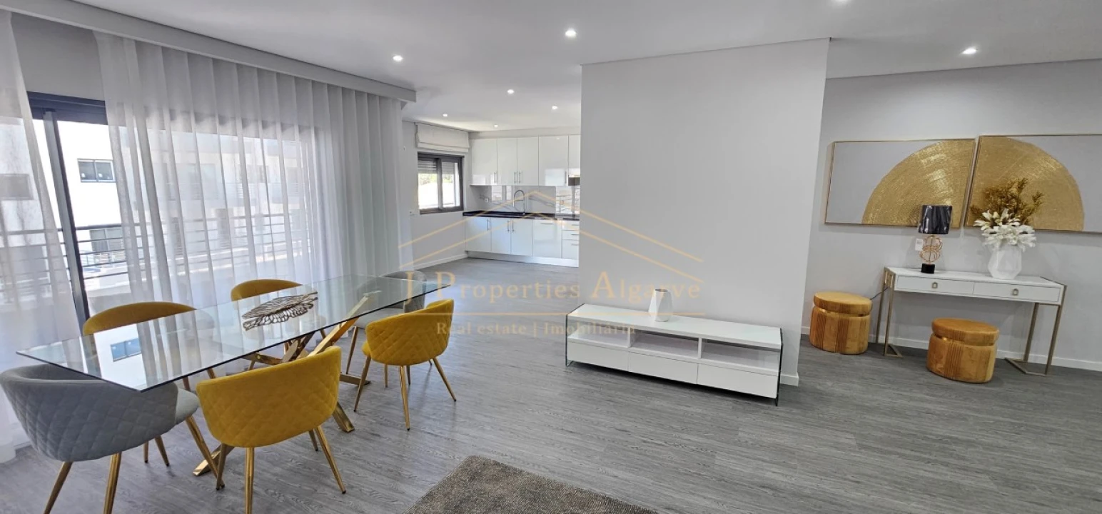 Apartamento T2 para Venda em Quelfes Foto 13