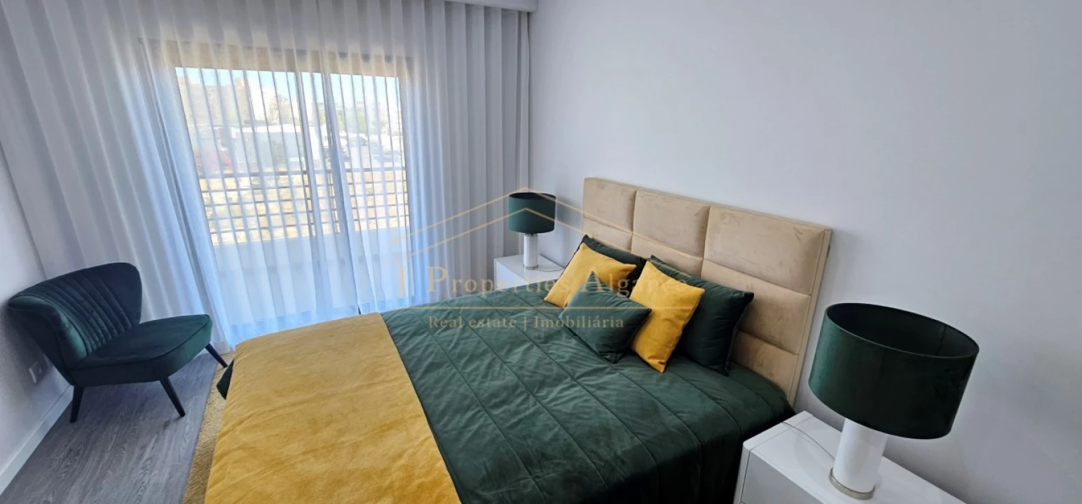 Apartamento T2 para Venda em Quelfes Foto 16