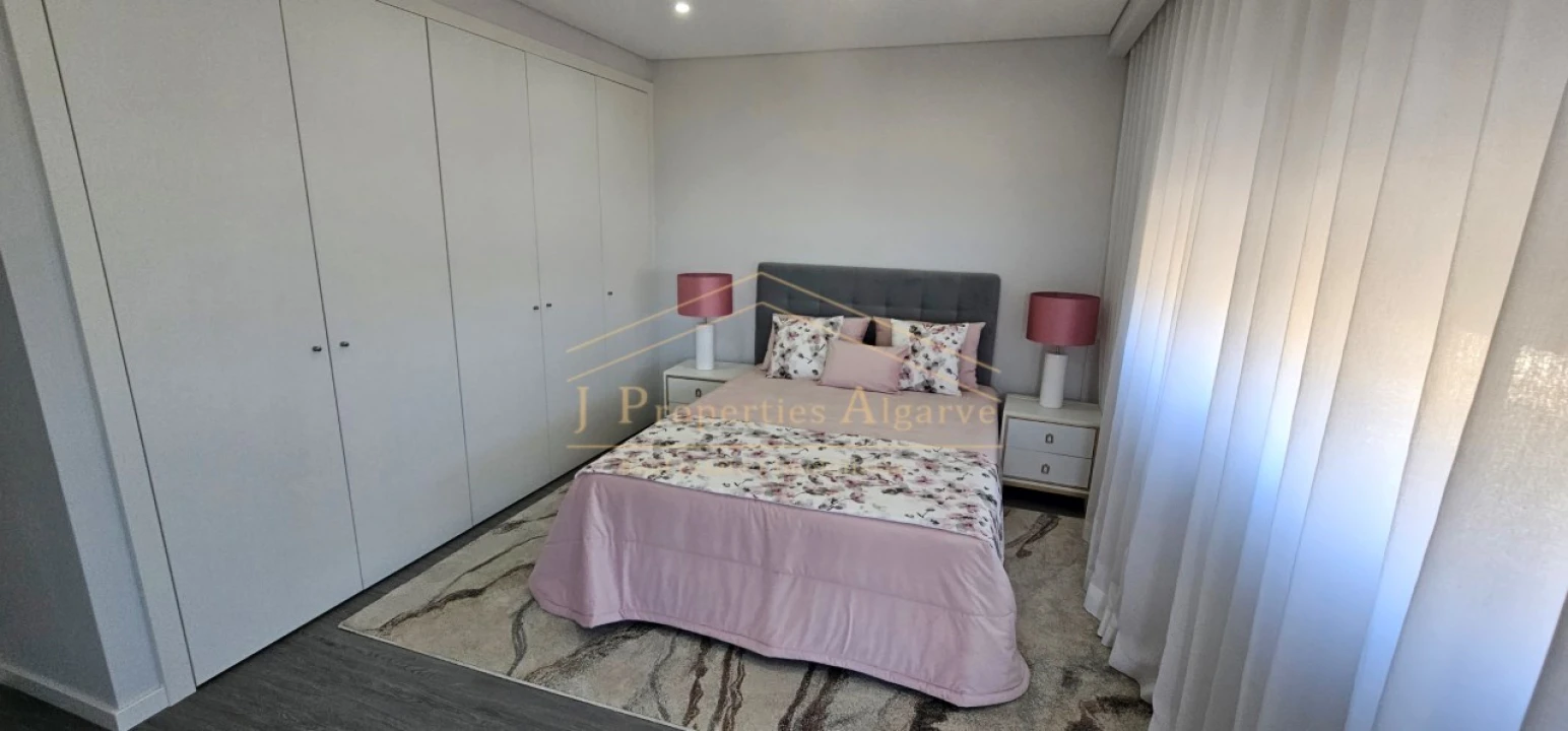 Apartamento T2 para Venda em Quelfes Foto 20
