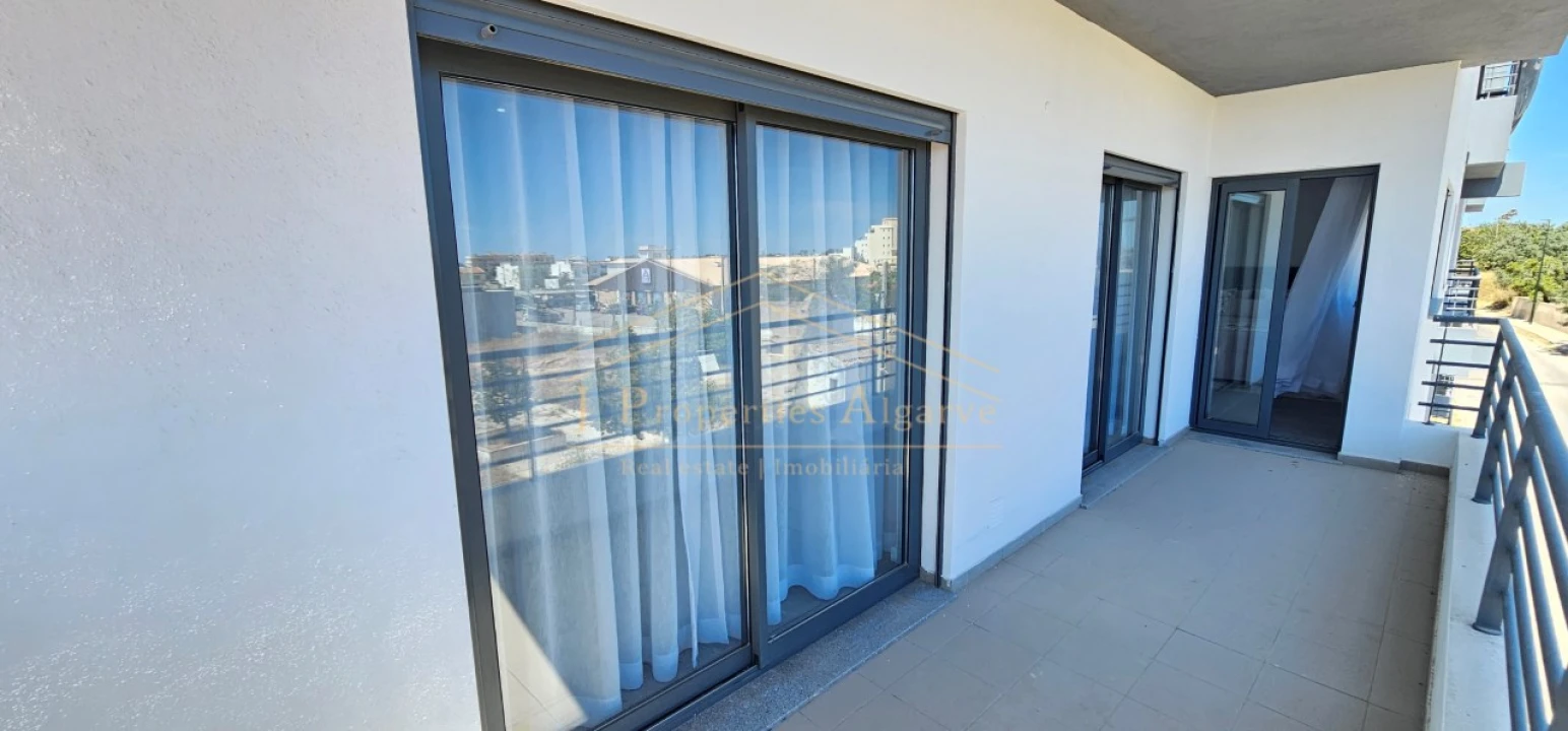 Apartamento T2 para Venda em Quelfes Foto 23