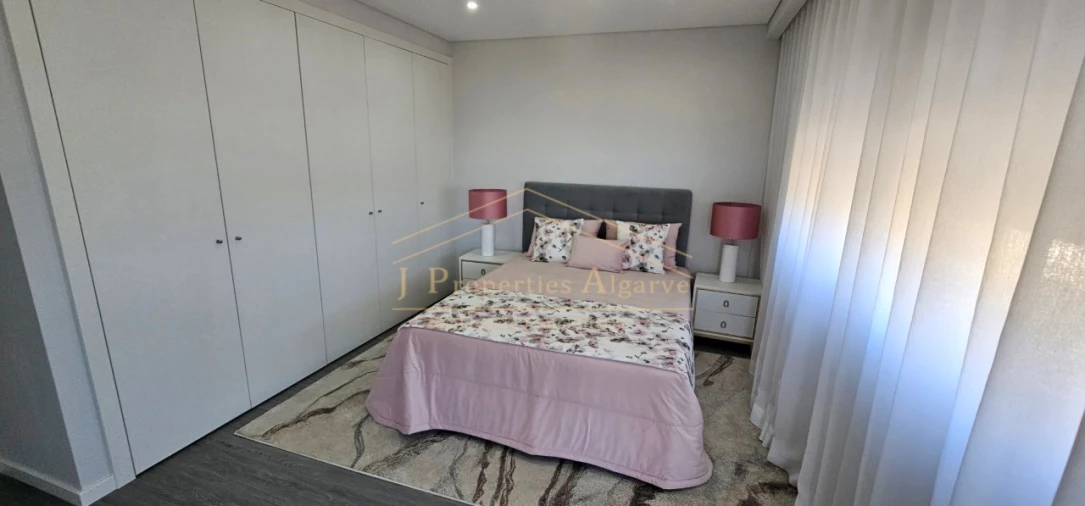 Apartamento T2 para Venda em Quelfes Foto 20