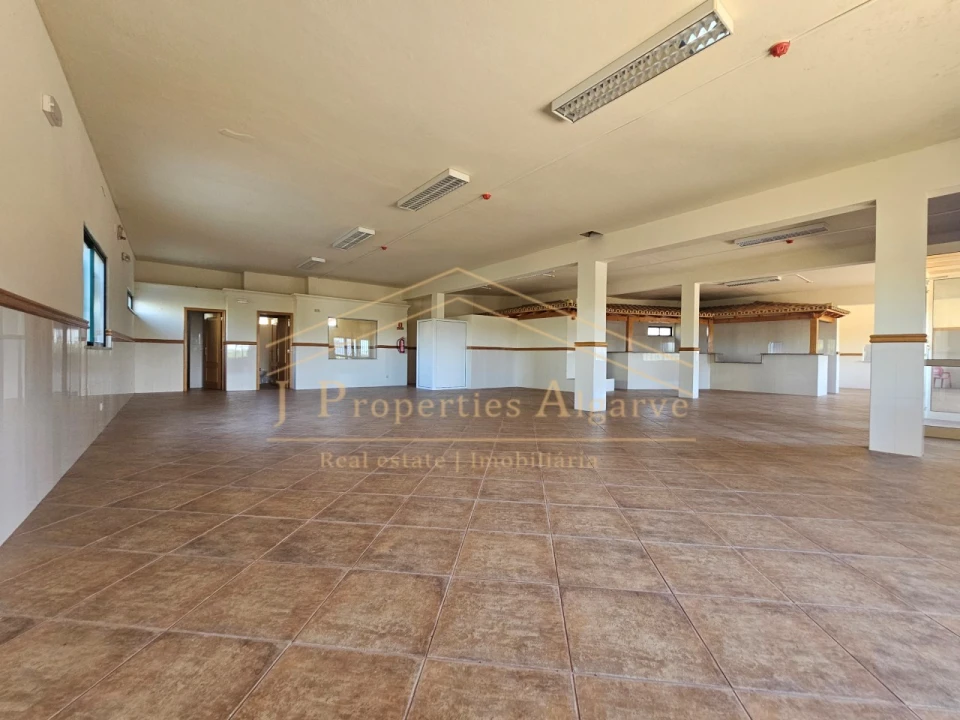 Armazém para Venda em Loule (São Sebastião) Foto 8