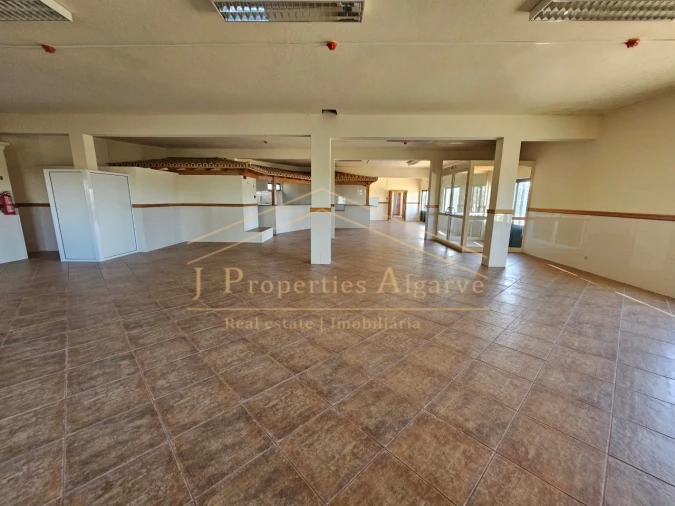 Armazém para Venda em Loule (São Sebastião)