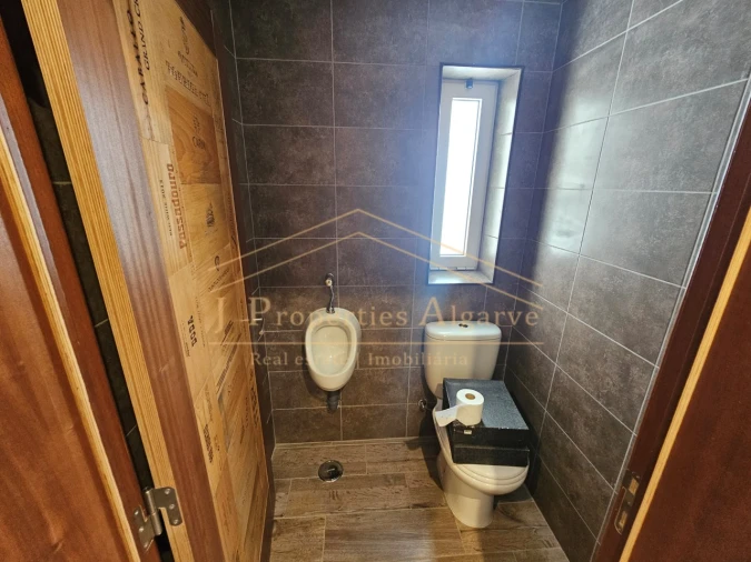 Armazém para Venda em Quarteira Foto 7